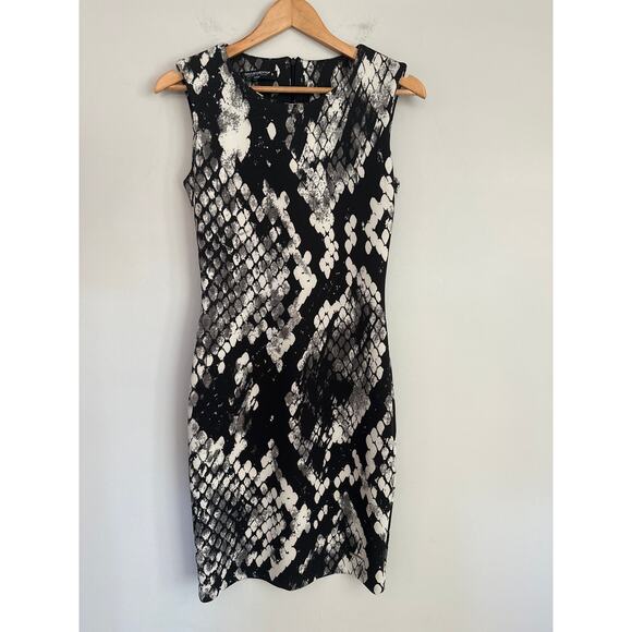 Rinascimento Dresses & Skirts - Rinascimento Made In Italy Womens Size S Dress Sleeveless Bodycon Print